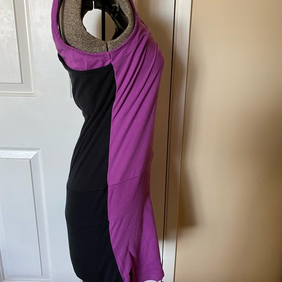 Bench Tanktop - Picture 3 of 7